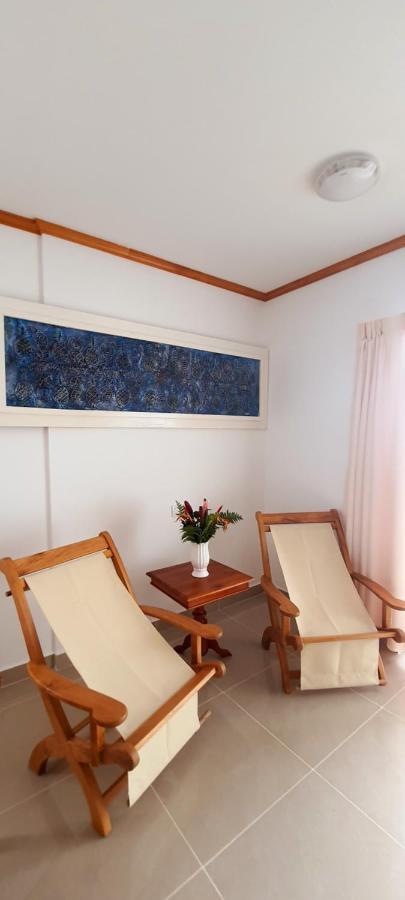 Le Chant De Merle Self -Catering Studios And Apartments Mahé Kültér fotó