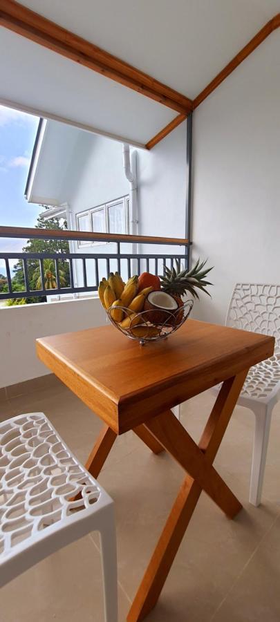 Le Chant De Merle Self -Catering Studios And Apartments Mahé Kültér fotó